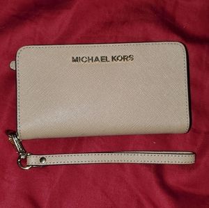 Michael kors phone/wallet